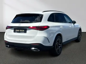 MERCEDES-BENZ GLC 200 4M AMG Line Night DigitalLight…