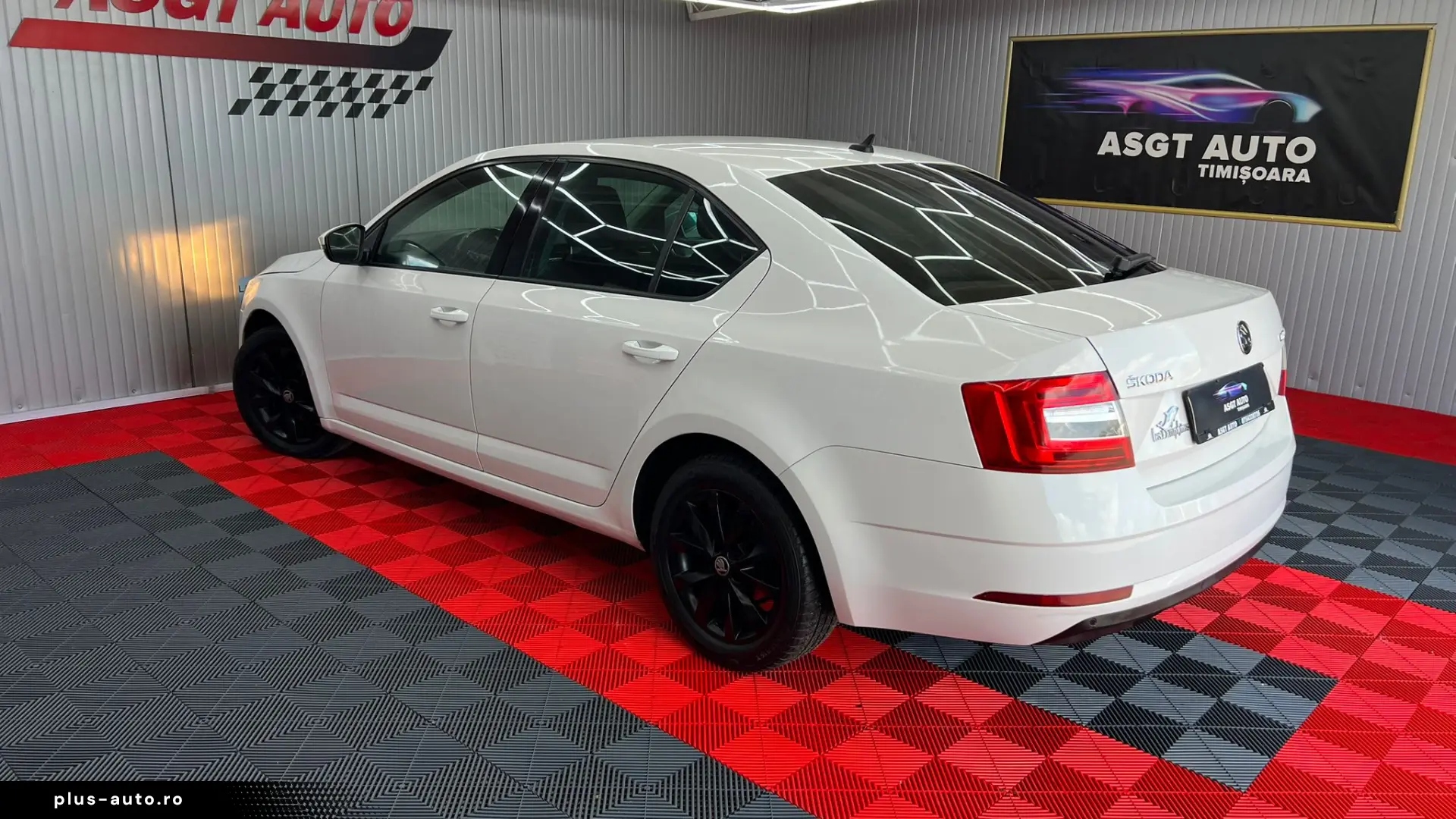 SKODA OCTAVIA  AN 2019  EURO 6  MOTOR 1.6 DIESEL  AUTOMATA