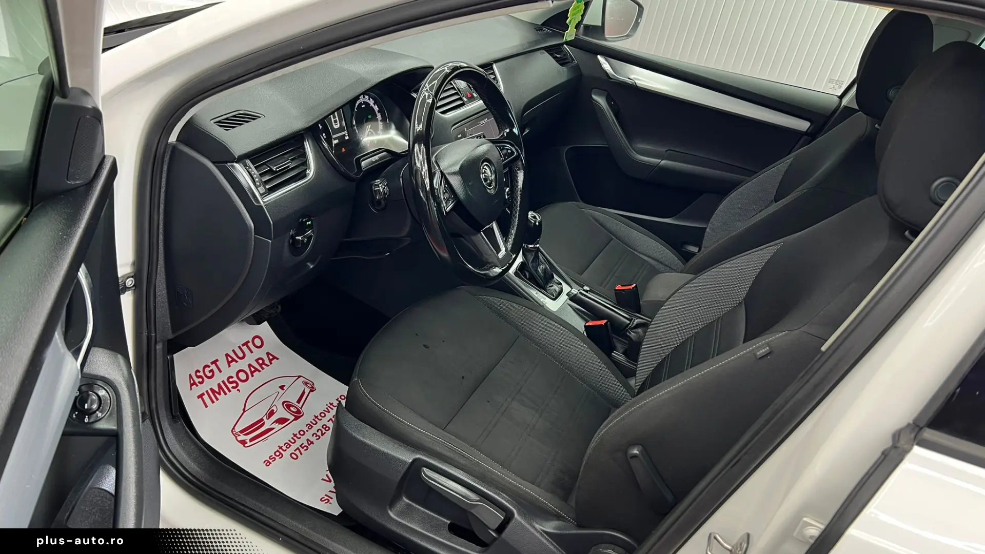 SKODA OCTAVIA  AN 2019  EURO 6  MOTOR 1.6 DIESEL  AUTOMATA