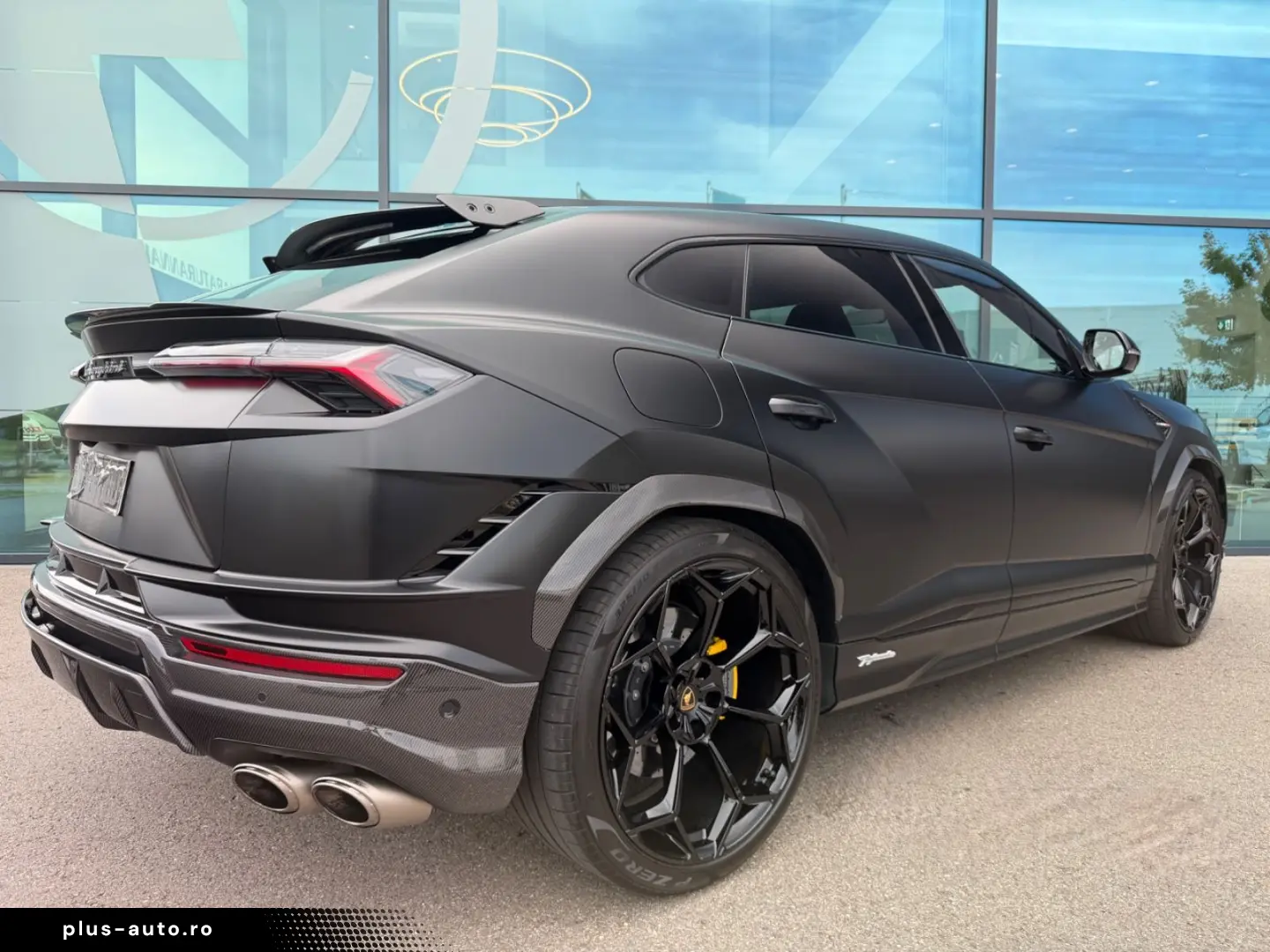 LAMBORGHINI URUS 2023 — imagine 5