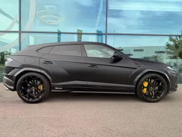 LAMBORGHINI Urus 4.0 V8 PERFORMANTE MATT PANORAMA 23ZOLL B&O