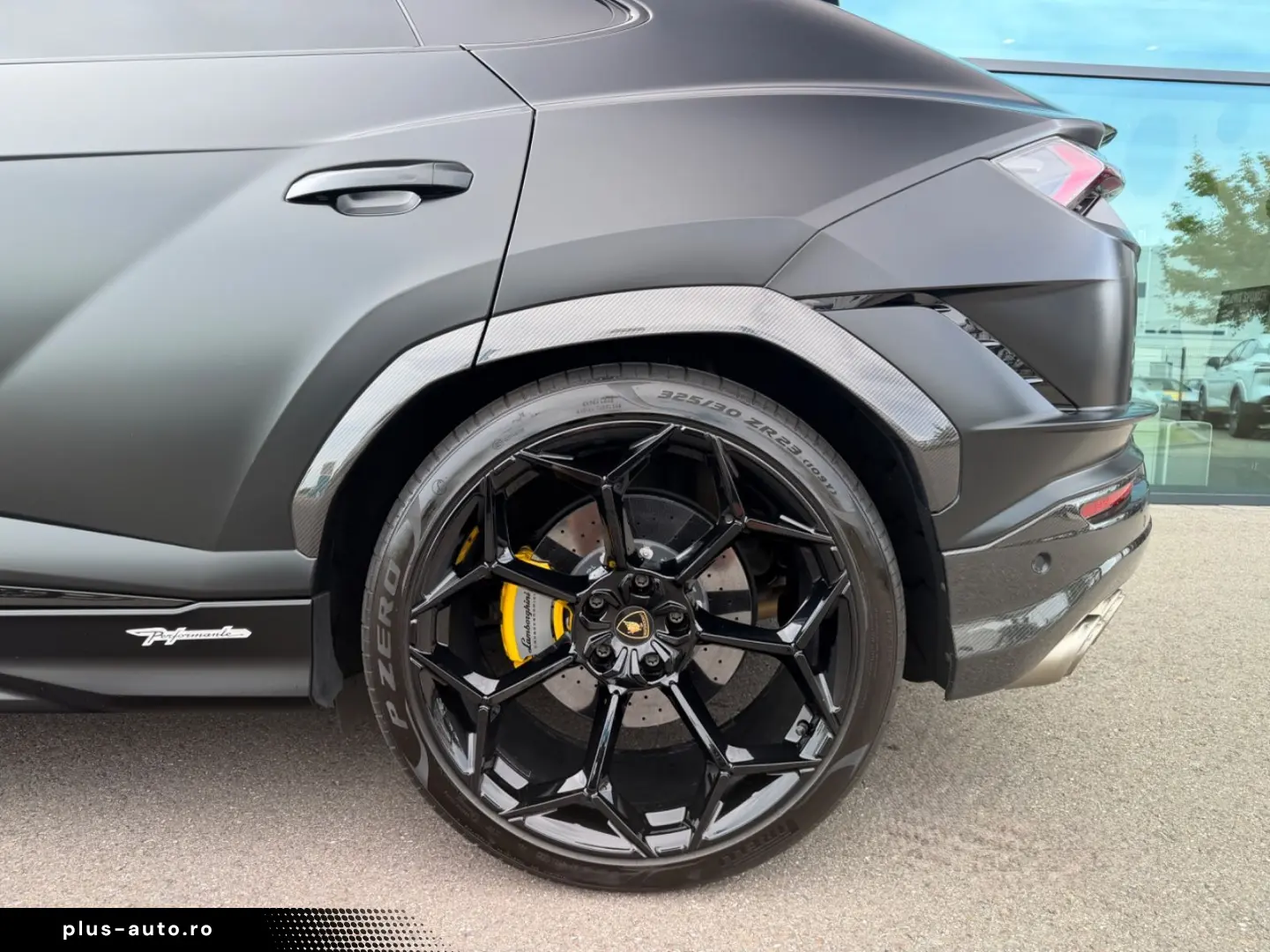 LAMBORGHINI URUS 2023 — imagine 8