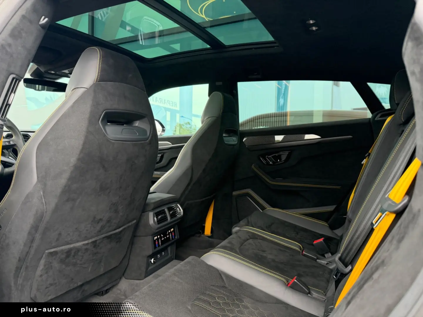 LAMBORGHINI URUS 2023 — imagine 13