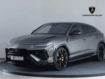 LAMBORGHINI S   AKRAPOVIC   PANO   B & O   MASSAGE   WARANTY