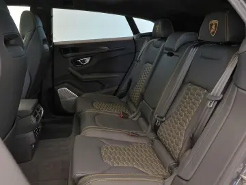 LAMBORGHINI S   AKRAPOVIC   PANO   B & O   MASSAGE   WARANTY
