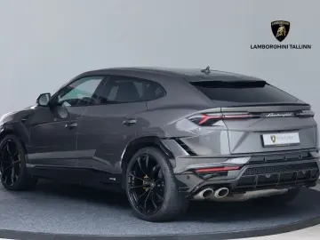 LAMBORGHINI S   AKRAPOVIC   PANO   B & O   MASSAGE   WARANTY