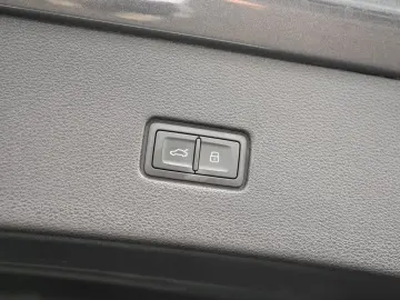 AUDI Q8 50 TDI S line Quattro Matrix