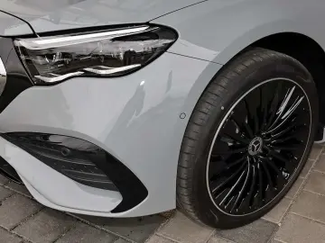 MERCEDES-BENZ E 450 d 4M T AMG Standhz. 360  LED AHK Pano