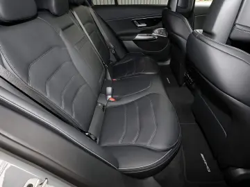 MERCEDES-BENZ E 450 d 4M T AMG Standhz. 360  LED AHK Pano
