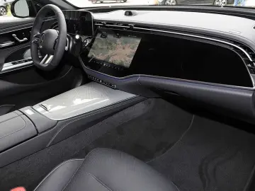 MERCEDES-BENZ E 450 d 4M T AMG Standhz. 360  LED AHK Pano
