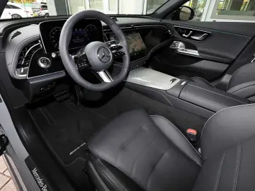 MERCEDES-BENZ E 450 d 4M T AMG Standhz. 360  LED AHK Pano