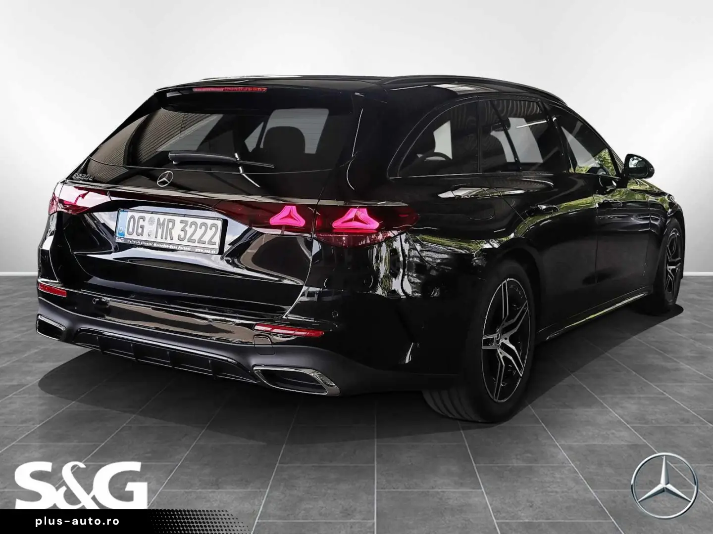 MERCEDES-BENZ E 220 d T AMG MBUX 360  DIG-LED Pano D&hellip;