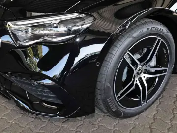 MERCEDES-BENZ E 220 d T AMG MBUX 360