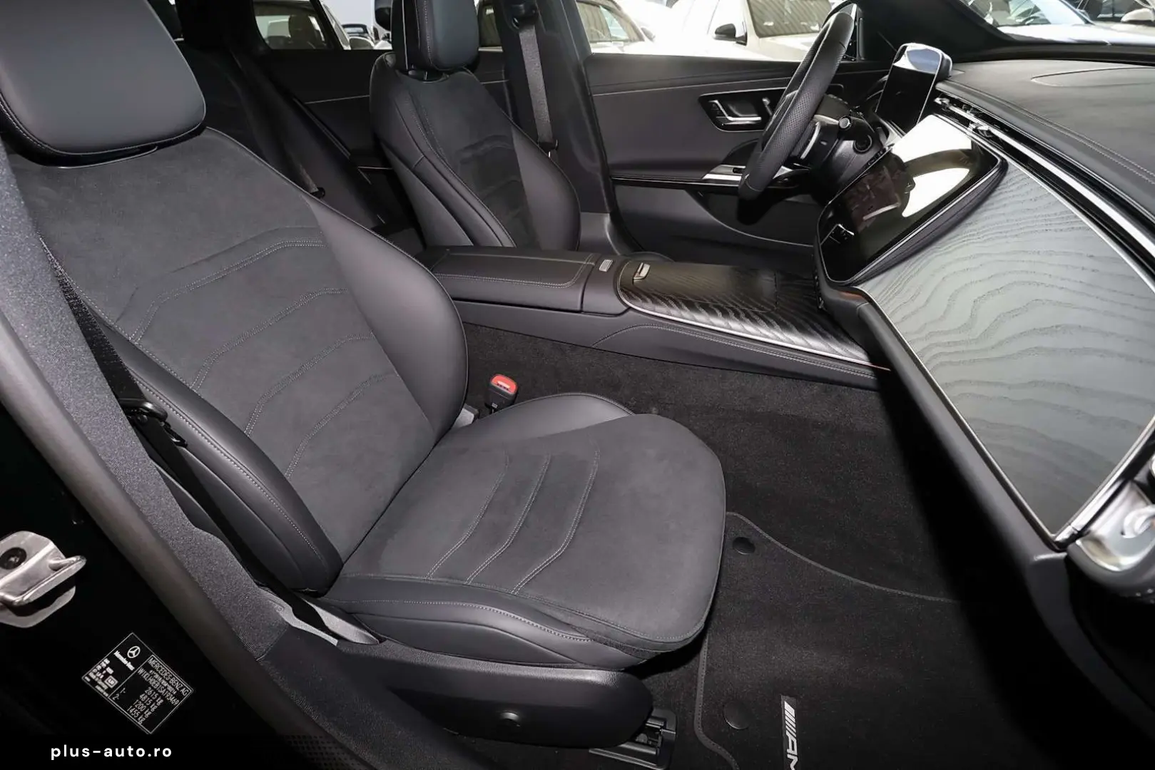 MERCEDES-BENZ E 220 d T AMG MBUX 360  DIG-LED Pano D&hellip;
