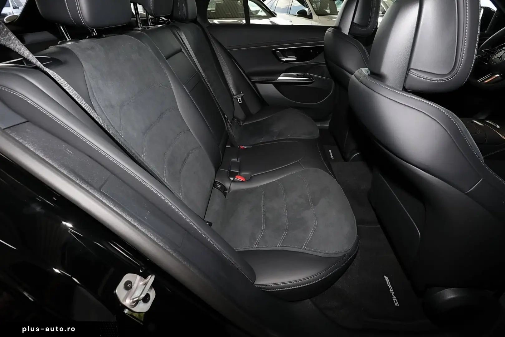 MERCEDES-BENZ E 220 d T AMG MBUX 360  DIG-LED Pano D&hellip;