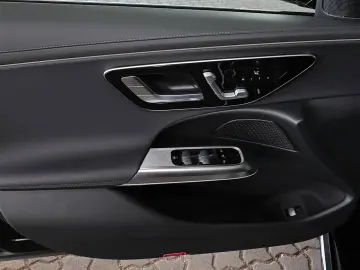 MERCEDES-BENZ E 220 d T AMG MBUX 360