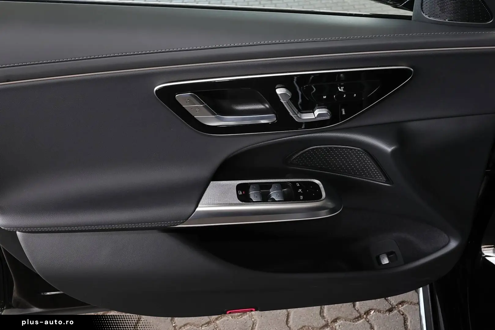 MERCEDES-BENZ E 220 d T AMG MBUX 360  DIG-LED Pano D&hellip;