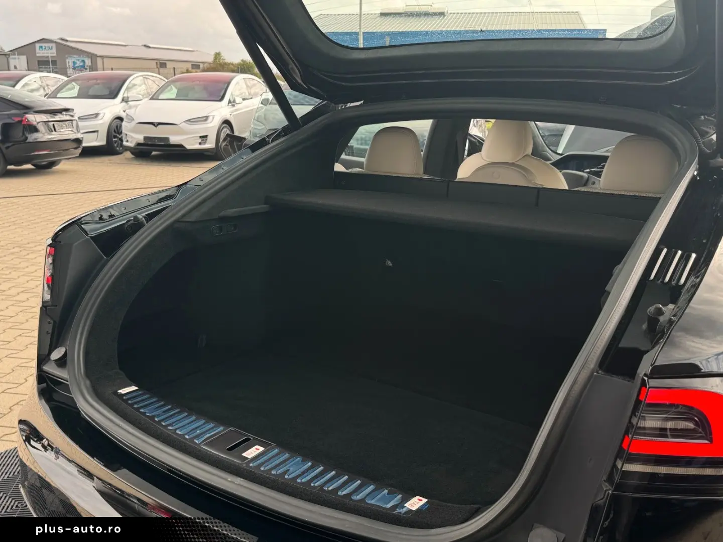 TESLA Model S 2023 — imagine 17
