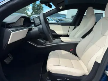 TESLA MODEL S PLAID   MATRIX LED   ENHANCED AP 4   21