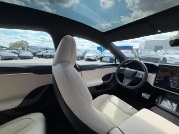 TESLA MODEL S PLAID   MATRIX LED   ENHANCED AP 4   21