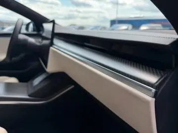TESLA MODEL S PLAID   MATRIX LED   ENHANCED AP 4   21