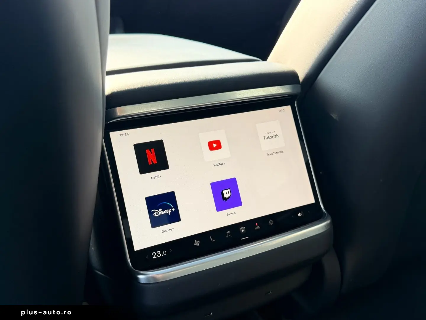 TESLA Model S 2023 — imagine 32