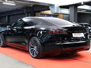 TESLA Model S Dual