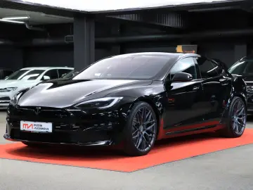 TESLA Model S Dual