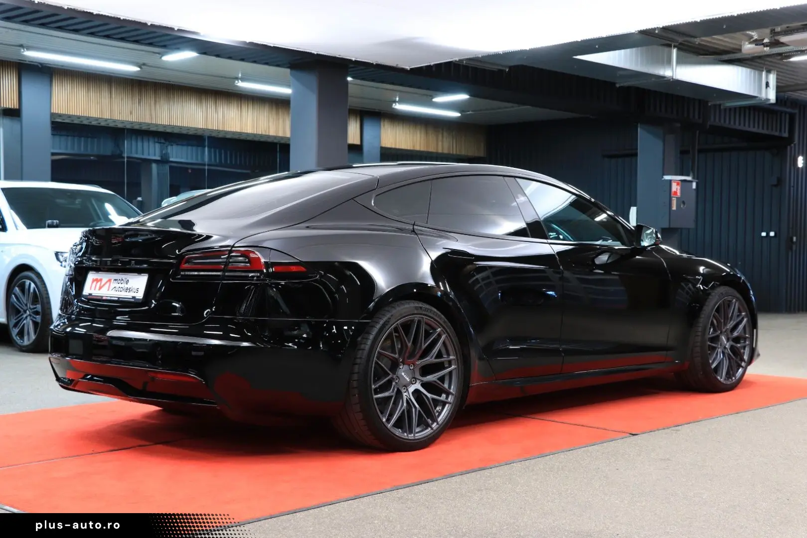 TESLA Model S 2023 — imagine 4