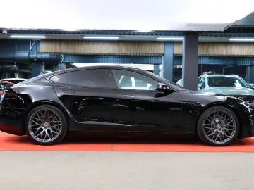 TESLA Model S Dual