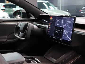 TESLA Model S Dual