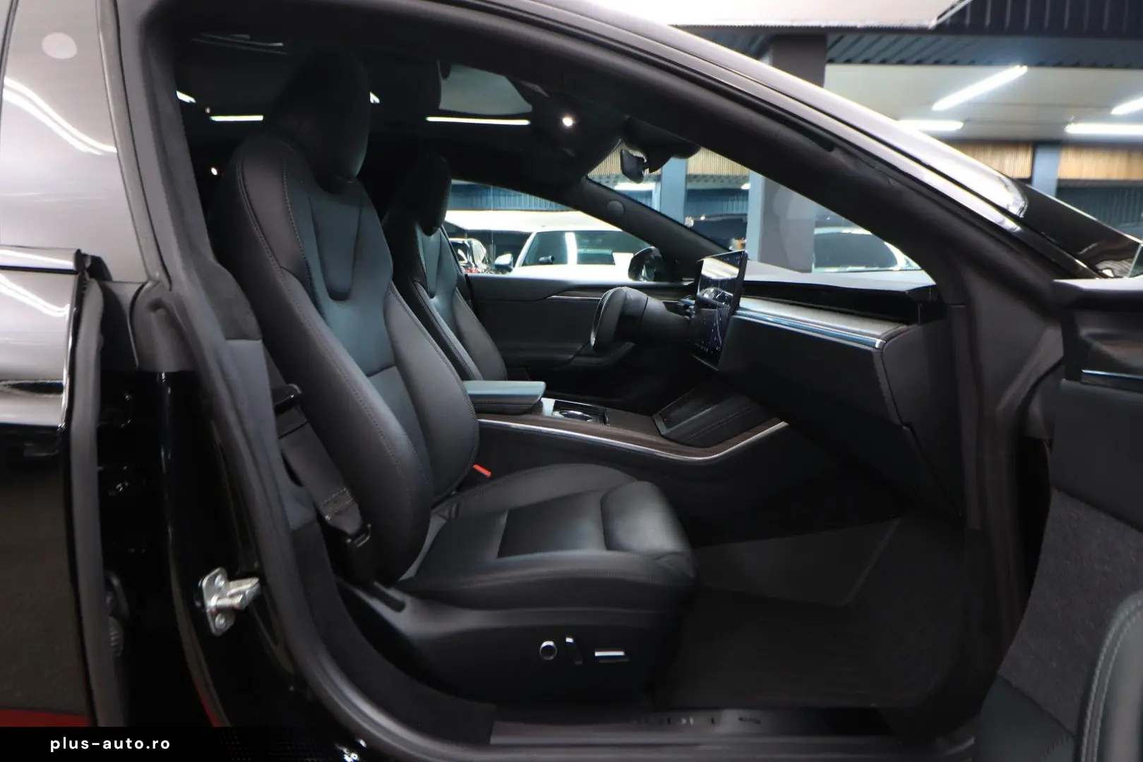 TESLA Model S 2023 — imagine 10