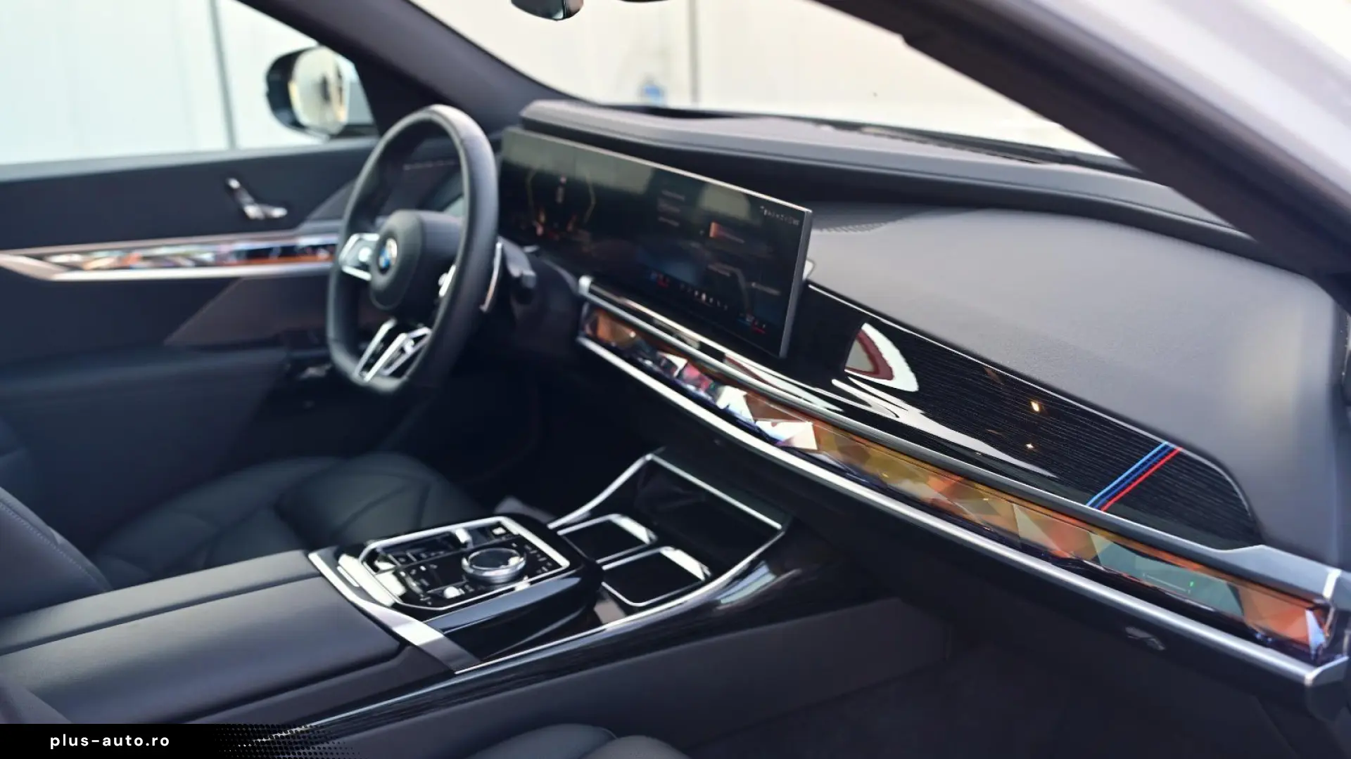 Bmw 740d X-Drive M pachet Fab.- 10.2025 3.0 Diesel 300 Cp