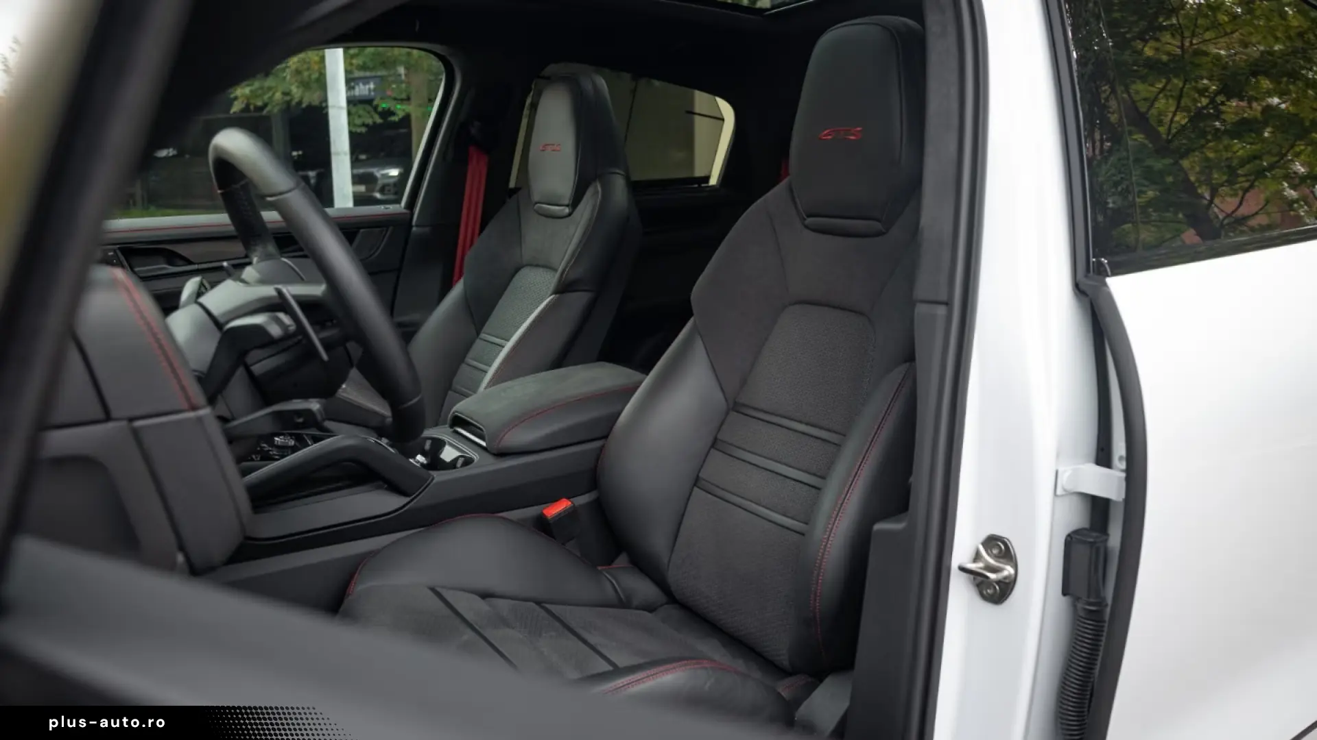 Porsche Cayenne GTS Coupé   500 CP • V8 • INNODRIVE
