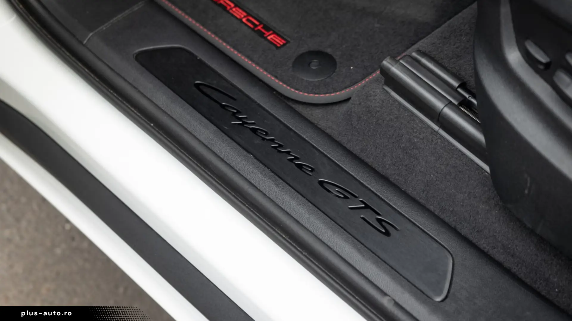 Porsche Cayenne GTS Coupé   500 CP • V8 • INNODRIVE