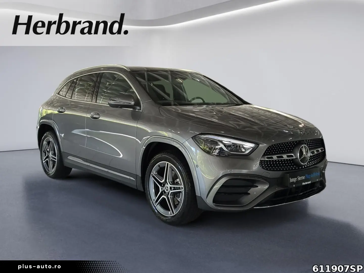 MERCEDES-BENZ GLA 250 e AMG Pano Multibeam 360  Keyless