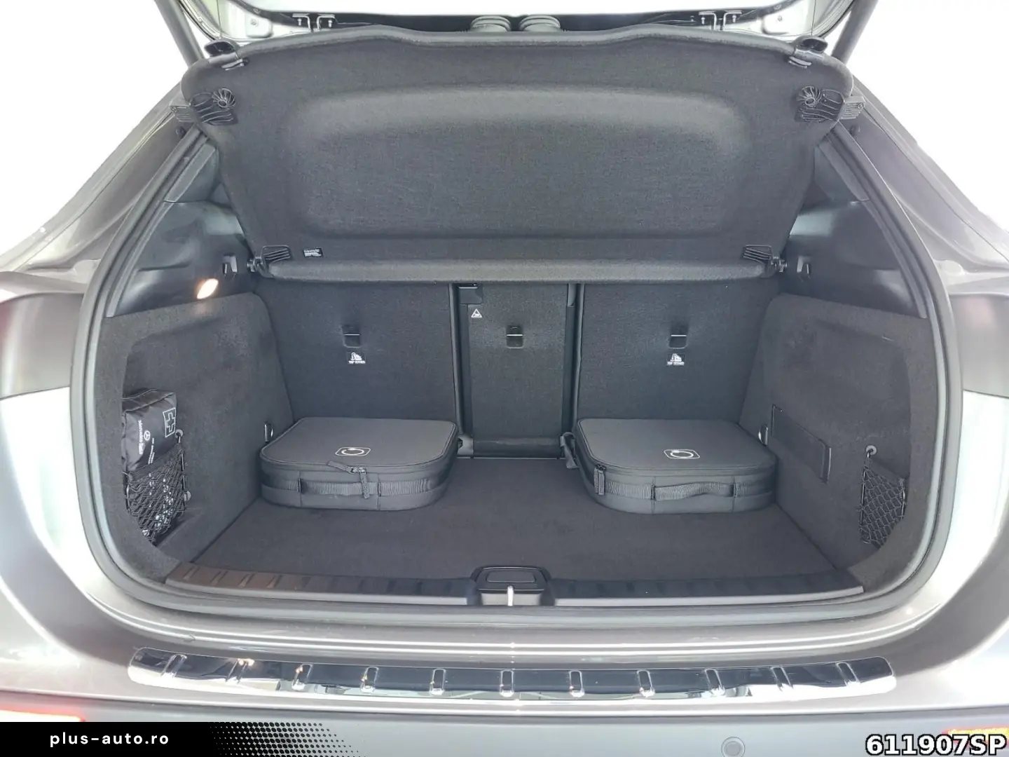MERCEDES-BENZ GLA 250 e AMG Pano Multibeam 360  Keyless