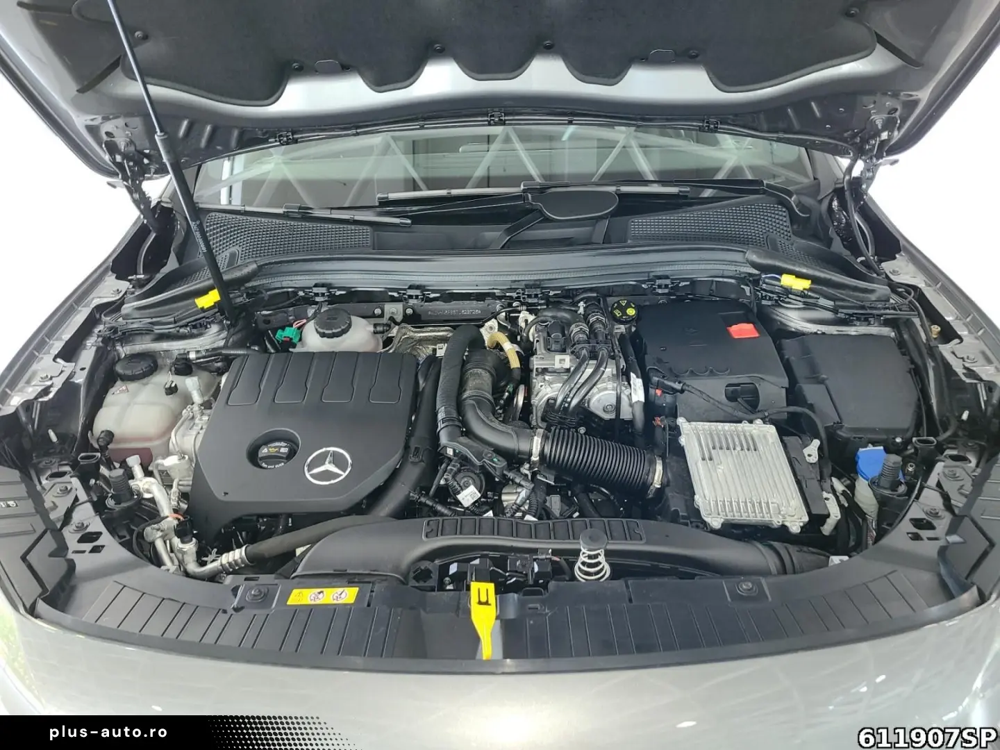 MERCEDES-BENZ GLA 250 e AMG Pano Multibeam 360  Keyless