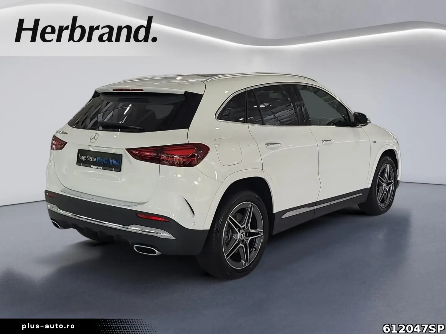 MERCEDES-BENZ GLA 250 e AMG  Pano Keyless 360  AHK Totwinkel