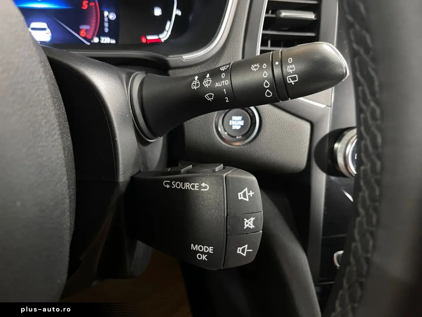 RENAULT Megane 2022 — imagine 64