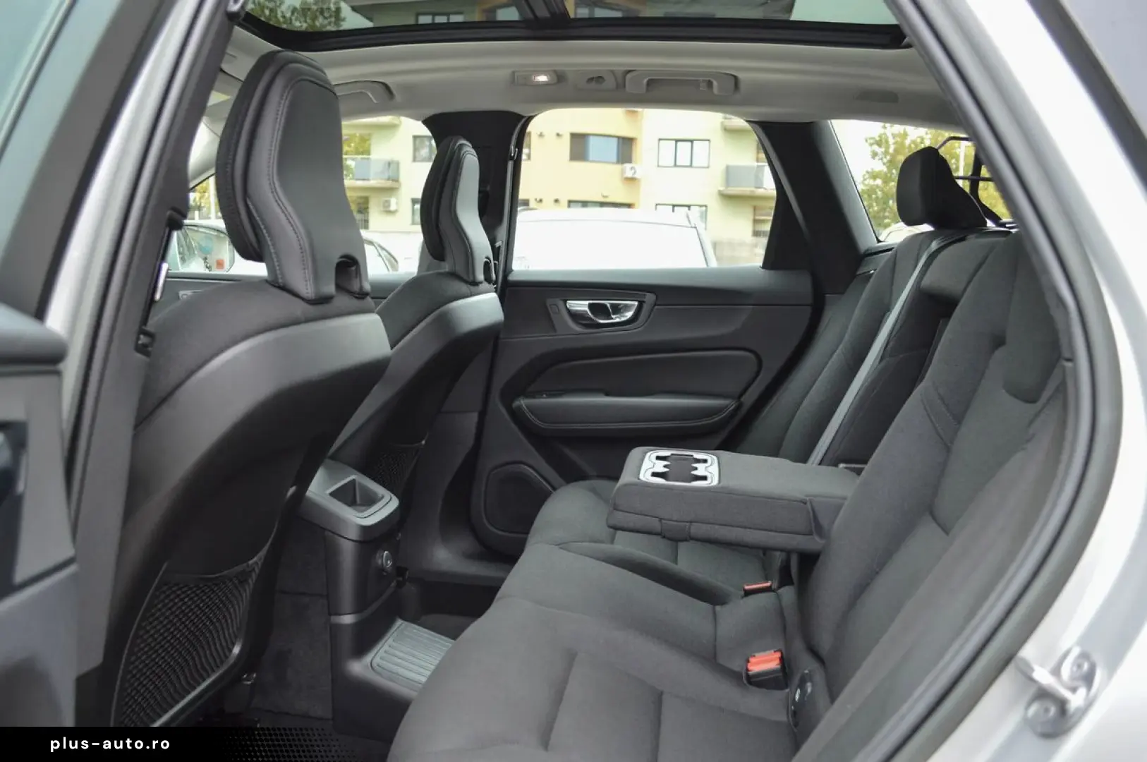 2022 Volvo XC-60 T6 AWD Inscription 2.0 Benzină Plug In Hybr