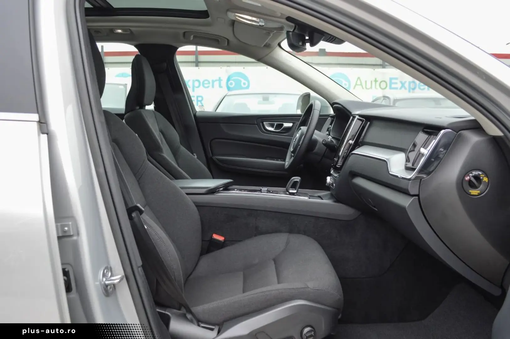 2022 Volvo XC-60 T6 AWD Inscription 2.0 Benzină Plug In Hybr