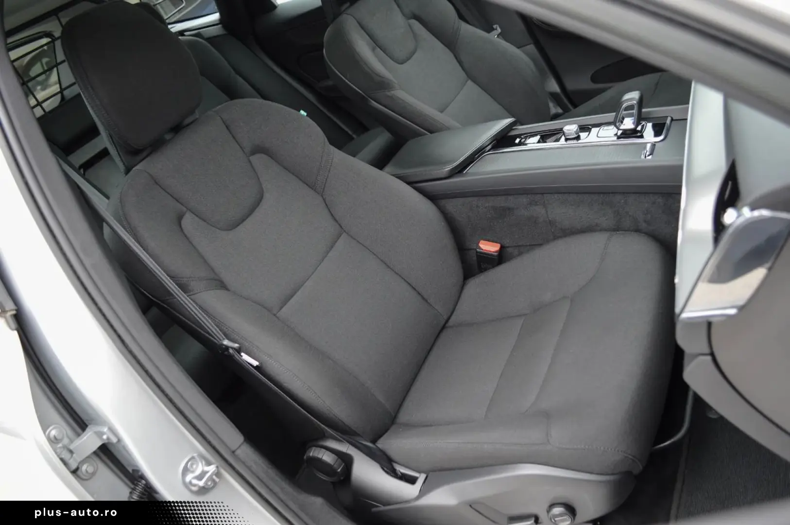 2022 Volvo XC-60 T6 AWD Inscription 2.0 Benzină Plug In Hybr