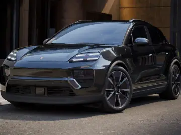 PORSCHE Macan 4S Burmester