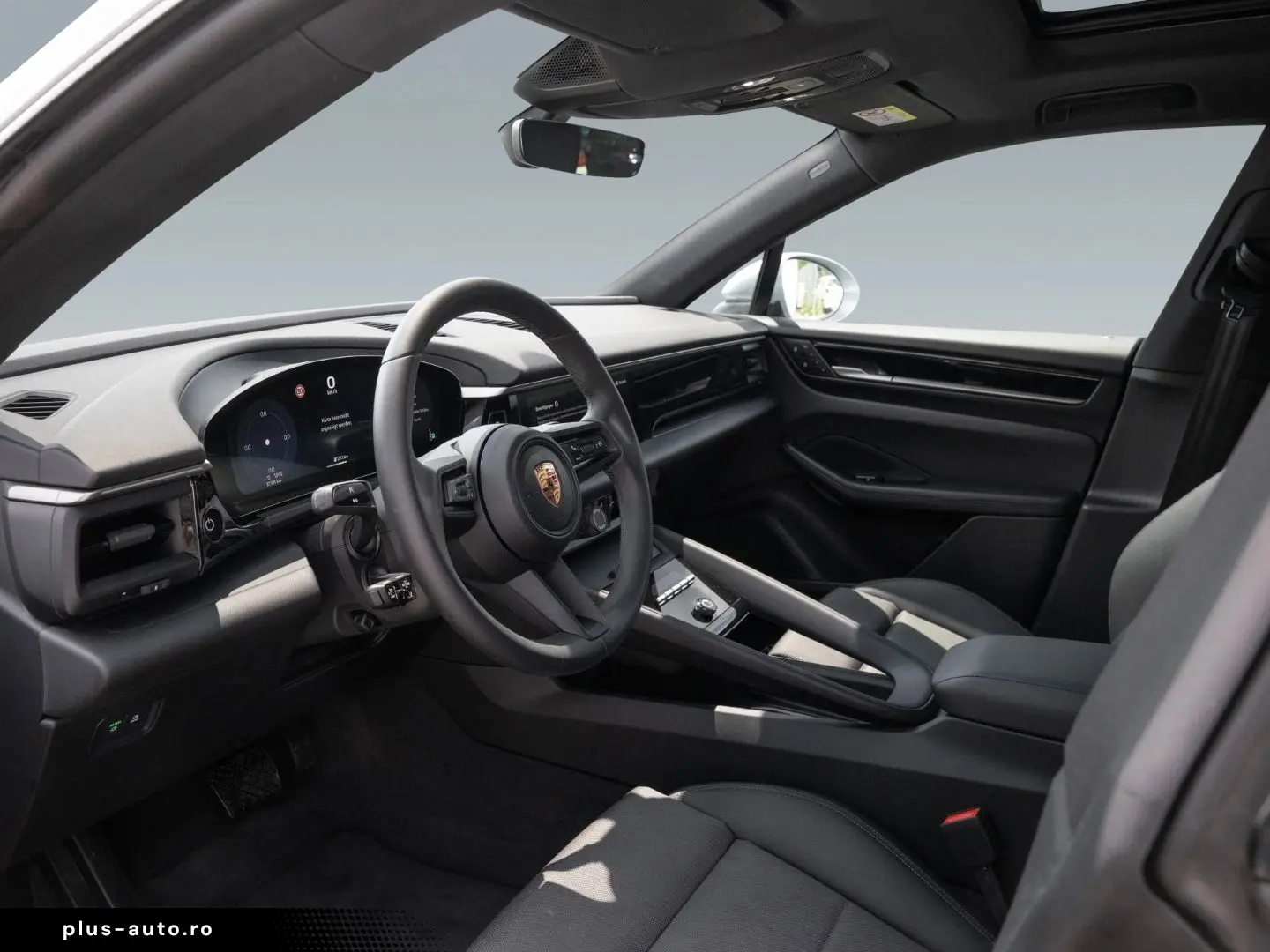 PORSCHE Macan 4