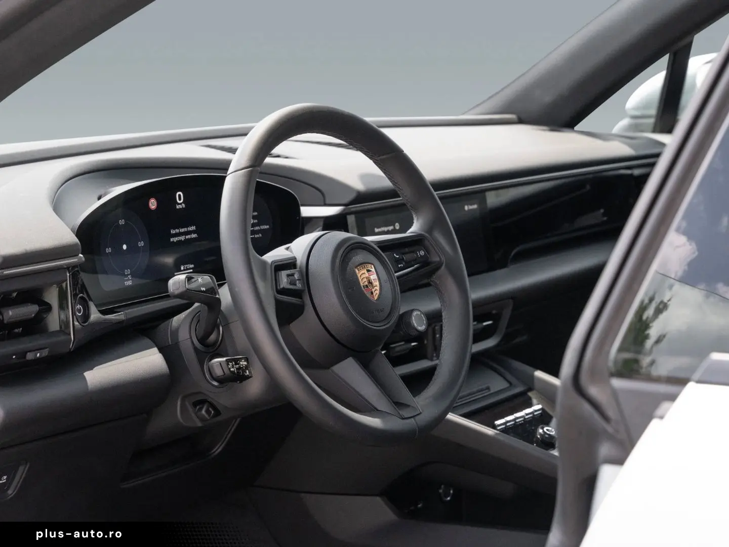 PORSCHE Macan 4