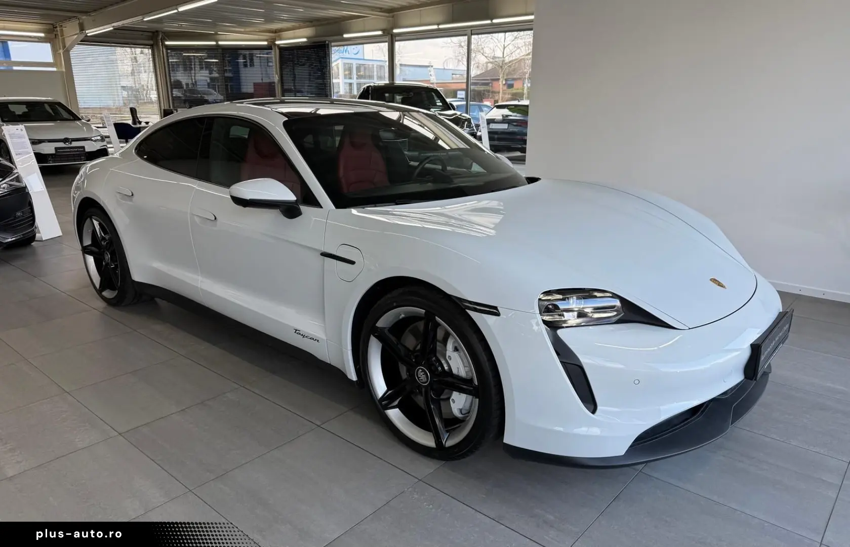 PORSCHE Taycan