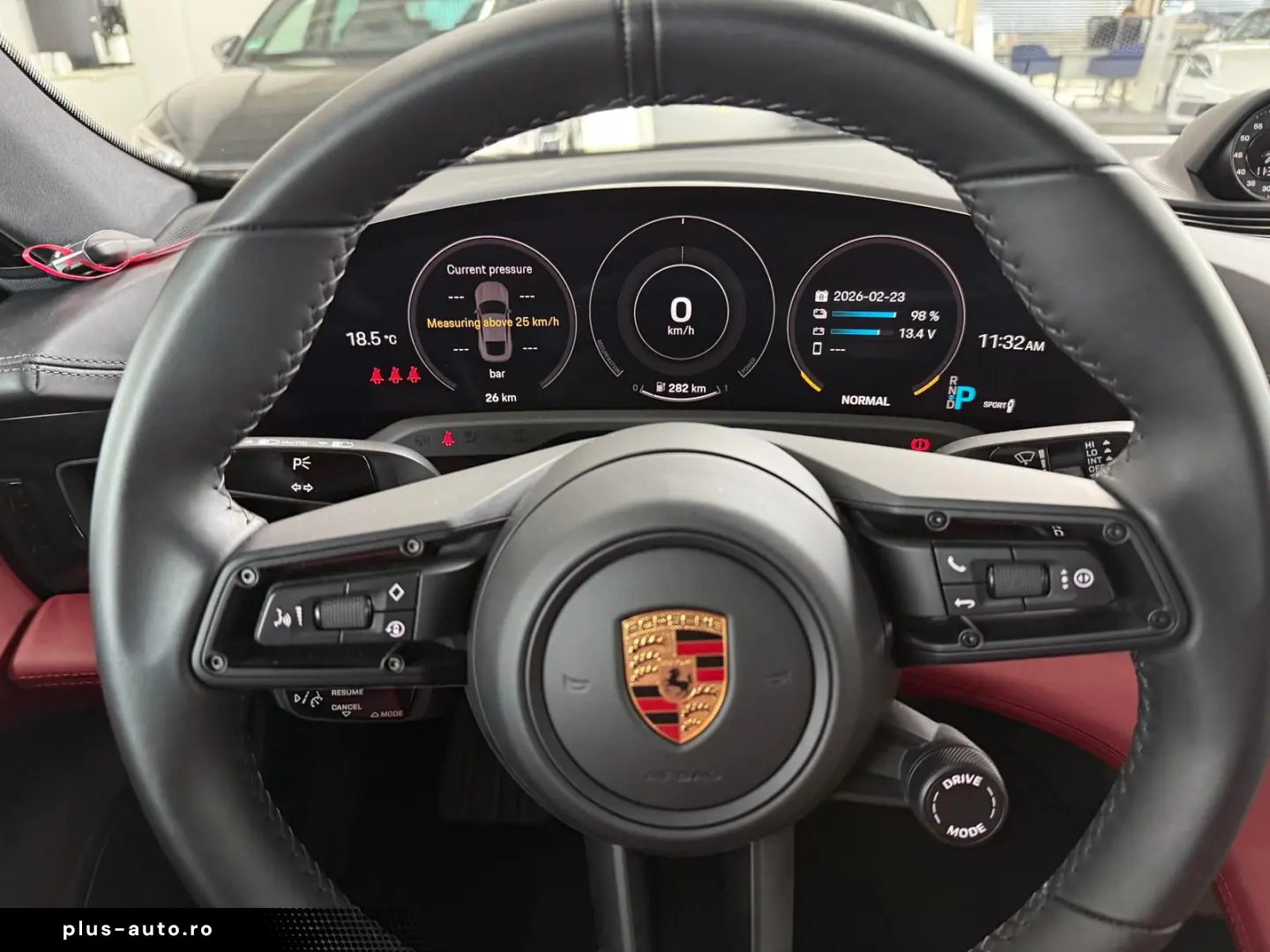 PORSCHE Taycan