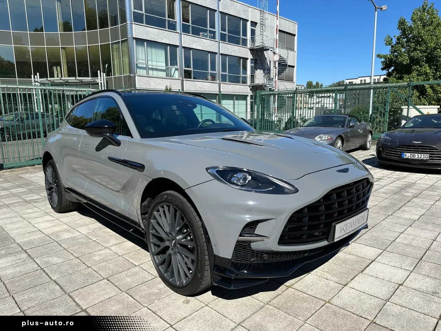 ASTON MARTIN DBX 707 China Grey   Onyx Black