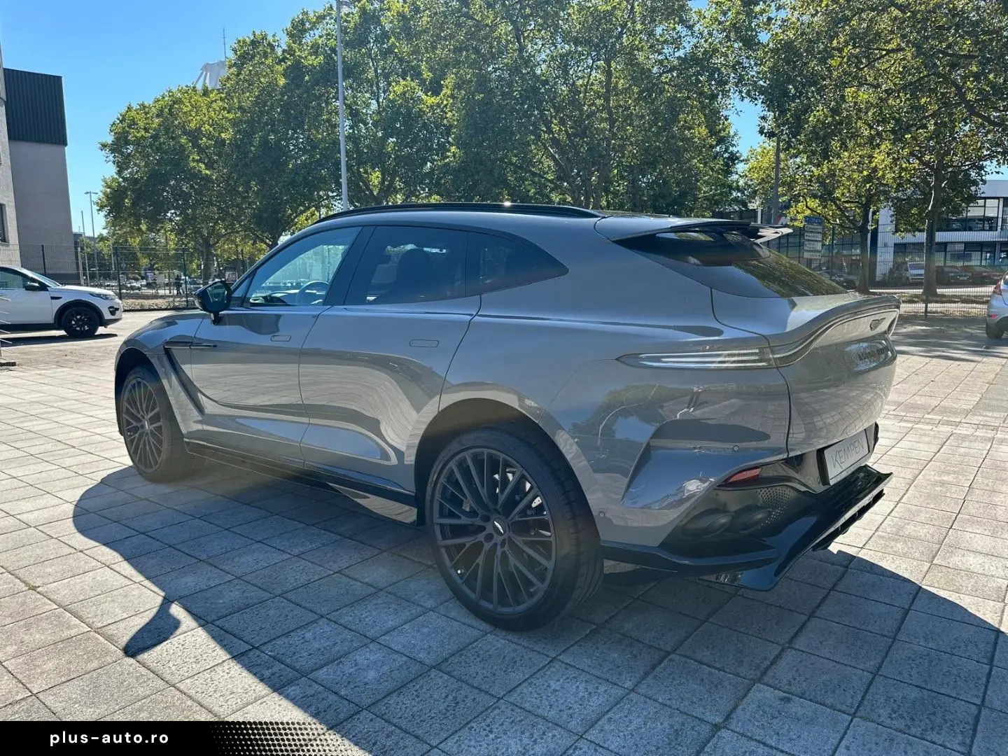 ASTON MARTIN DBX 707 China Grey   Onyx Black